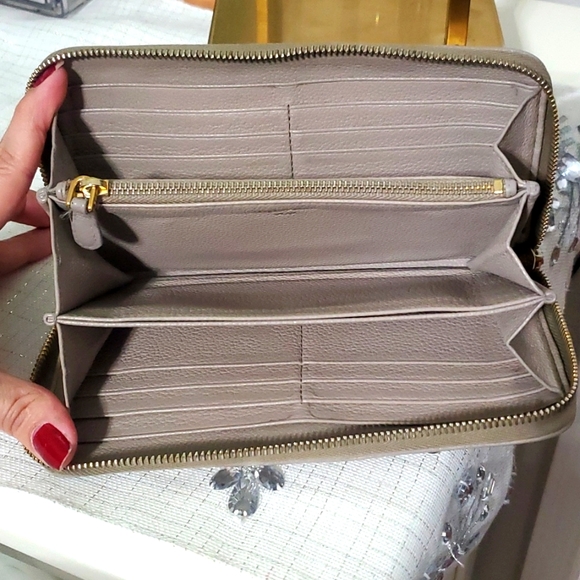 Prada around Zipper Purse Long Wallet - Picture 11 of 16